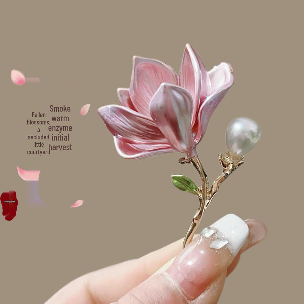 Magnolia Brooch: High-End Light Pink Luxury Lapel Pin - Women's Quality Waist-Defining Jewelry Accessory