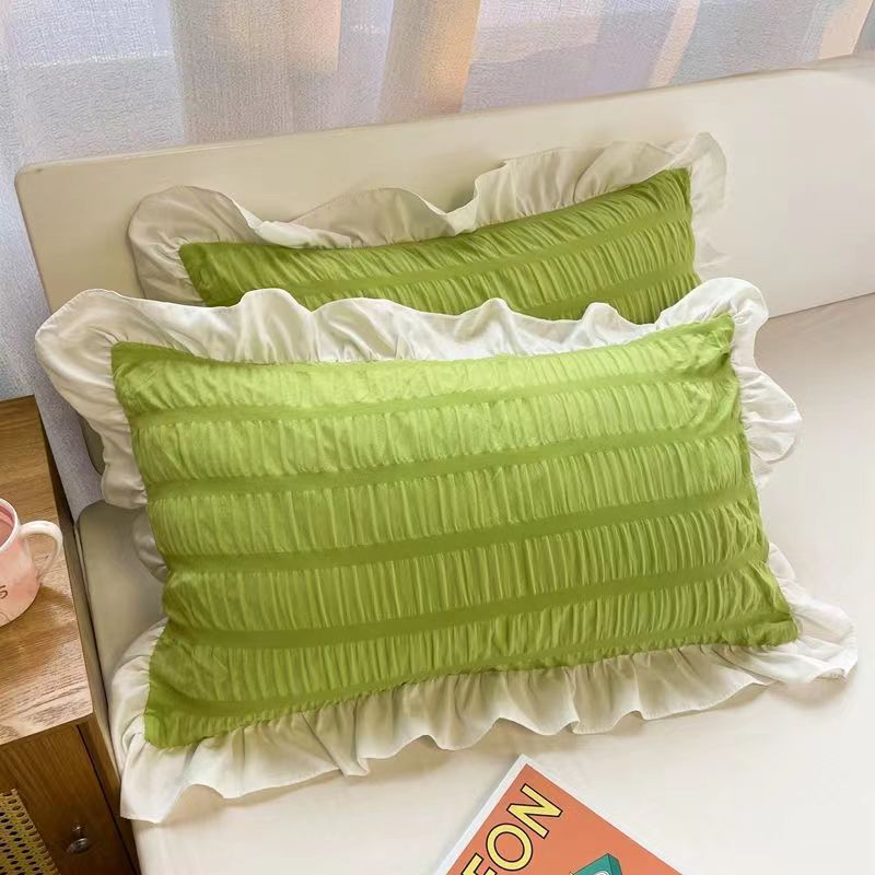 A Pair of Lace Pillowcases 48*74cm for All Seasons