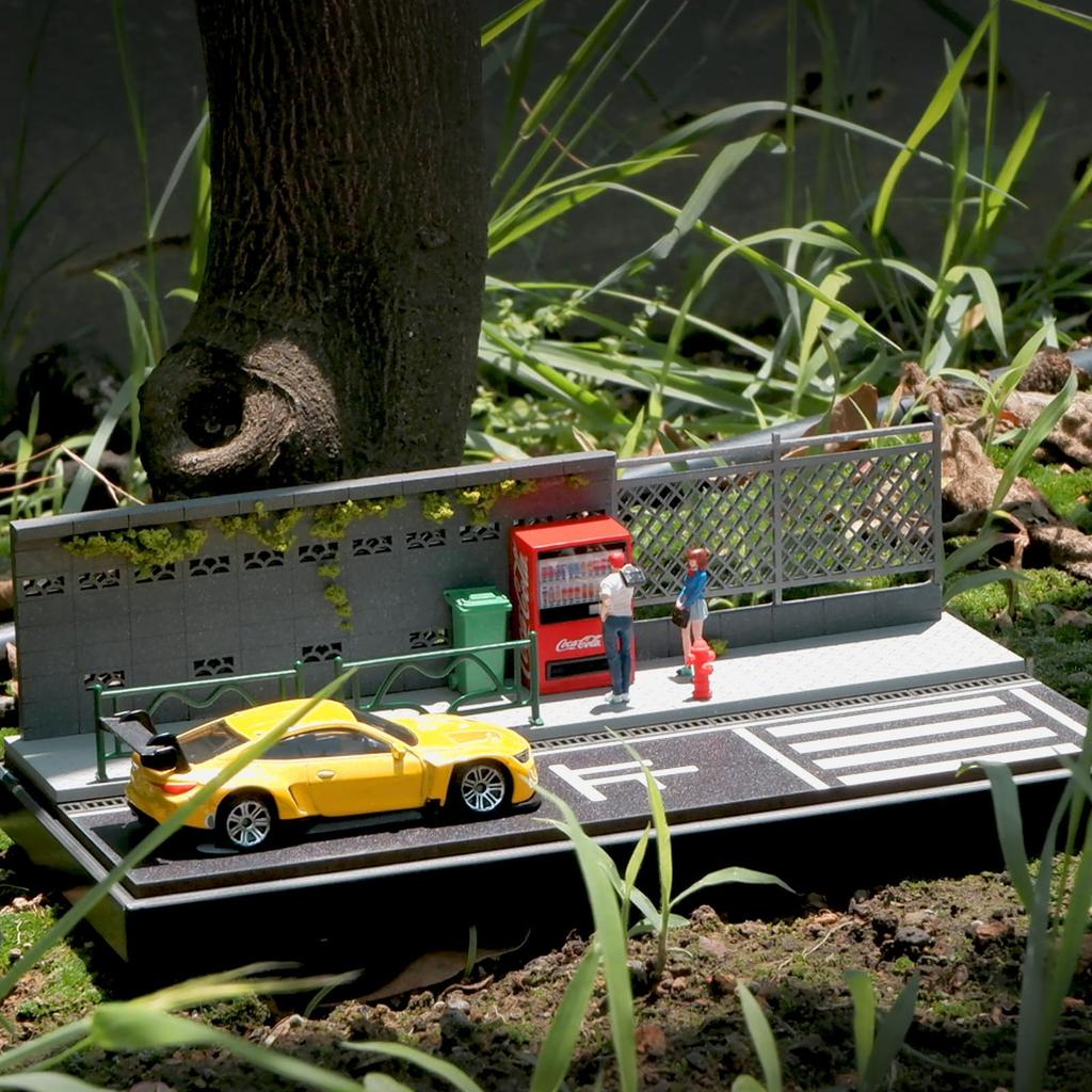 Shoucangjia Display Case for Tomica, Hot Wheels, Matchbox Cars 1:64 Scale Model Garage with Dust Cover, Street Fence Scene Diorama Parking Showcase