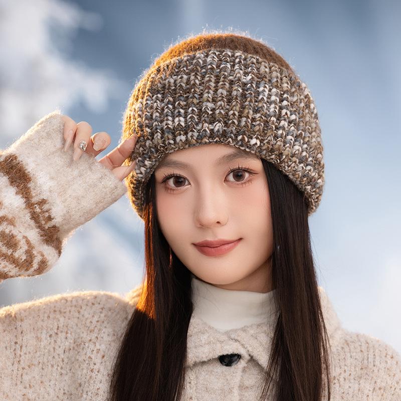 New Winter Color Knitted Wool Hat for Women Outdoor Travel Windproof and Warm Piles of Hats Showing Face Small Pullover Hat