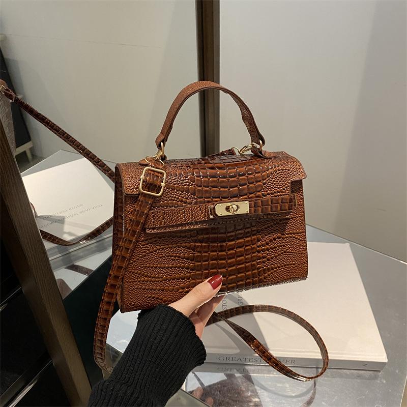 2025 New Personalized Casual Fashion Women's Small Square Bag Winter Oblique Span Bag Niche Foreign Style Shoulder Handbag