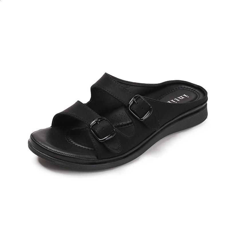 Fashion Rivet Shoes House Slippers Platform Luxury Slides Low Summer Clogs Woman Pantofle Designer Rubber Beach 2025 Fashion Silk TPR Ho