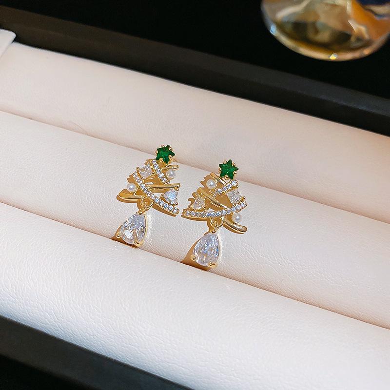 

Silver Needle Zircon Christmas Tree Pearl Stud Earrings - Unique Asymmetrical Design, Luxury & High-End.