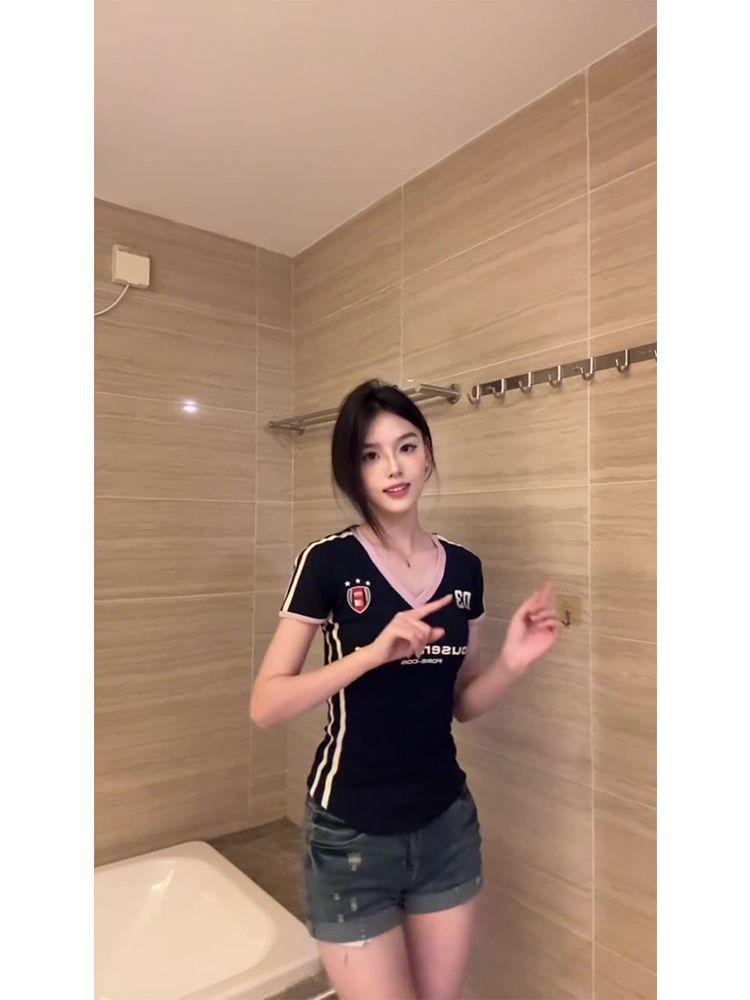 Women's Slimming Y2K V-Neck Raglan Sleeve Sporty Top - Summer Short Sleeve Retro T-Shirt