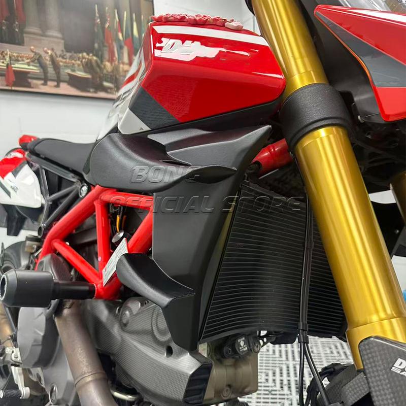 DUCATI Hypermotard 950-hez Oldalsó légterelő Oldalsó spoilerek Első spoilerek Hypermotard 950 SP RVE 2019-2024 Szárnyacskák