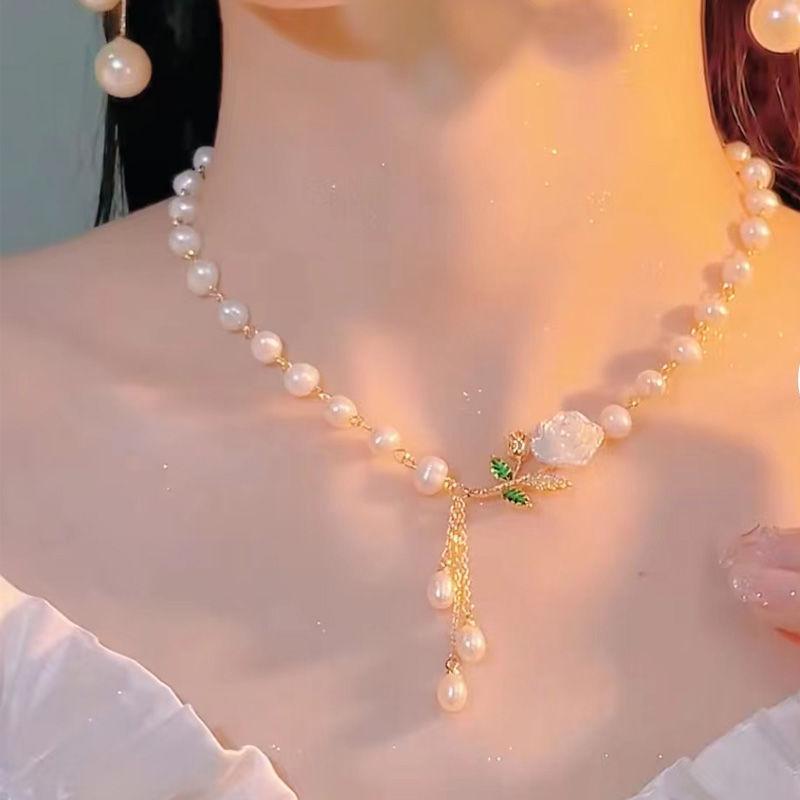 

Elegant Camellia Faux Pearl Necklace: Influencer Style, High-End Design
