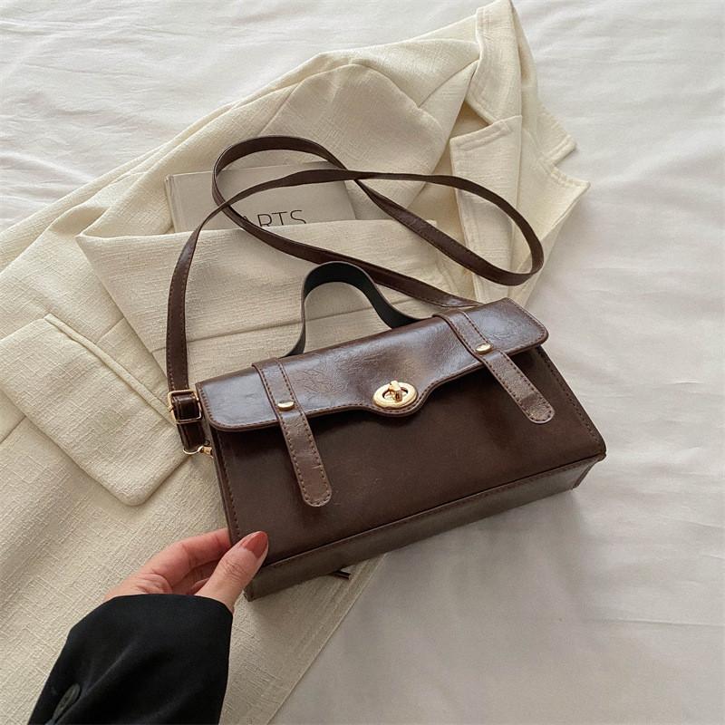 Fashionable Vintage Womens Shoulder Bag In Elegant Black And Brown Colors кофейный