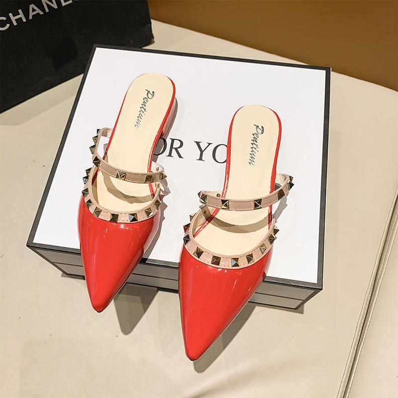 Baotou pointed cold slippers women's 2025 spring and summer new outer wear thick heel slippers rivet temperament versatile women's shoes tide
