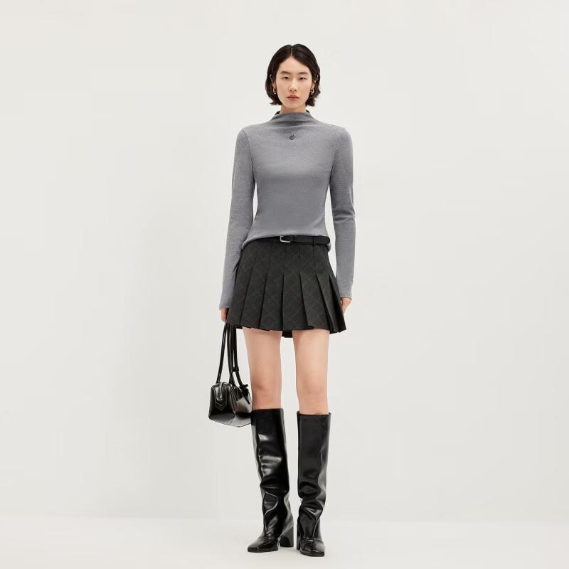 VEROMODA Women's Metal Heart Mock Neck Long Sleeve Top