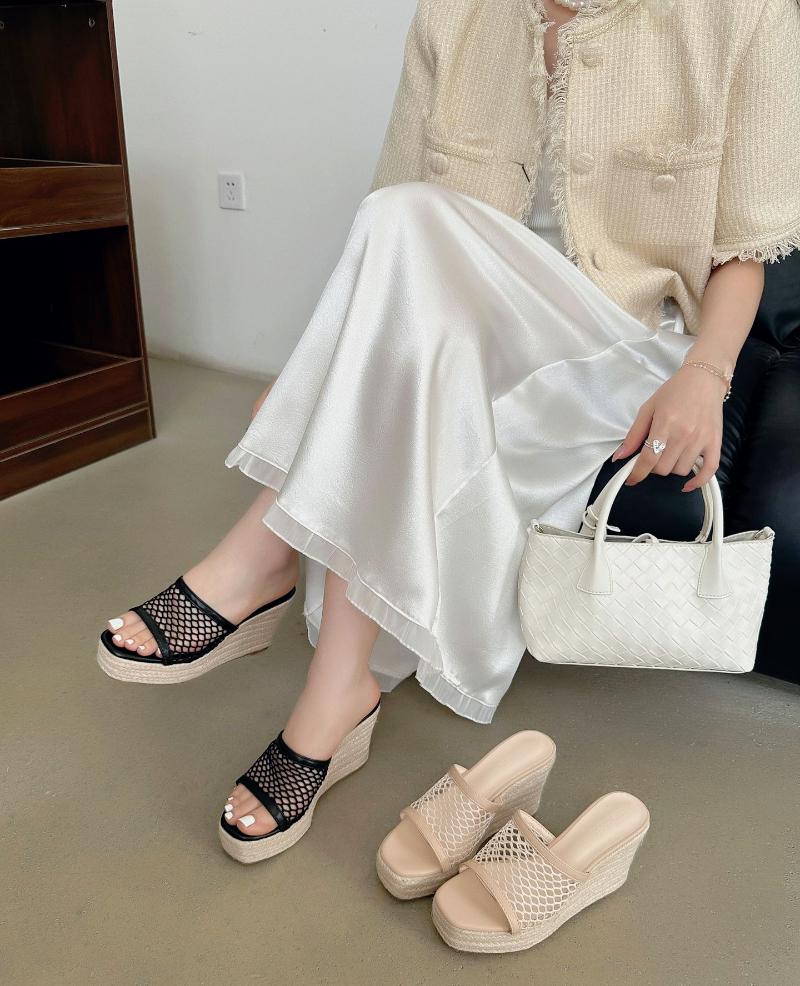 Fashion Square Toe Mesh Woven Design Wedges Slippers Women Summer Fashion Open Toe Slide Sandals Elegant Comfortable Zapatos De Mujer