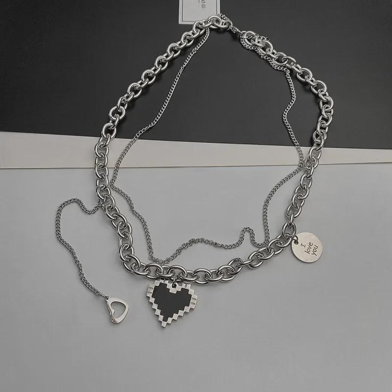 Colar de aço titânio com pingente de coração de pixel em mosaico preto e dupla camada - Hip Hop Trend