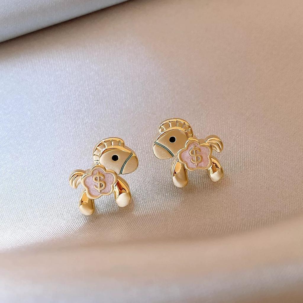 S Silver Pearl Stud Earrings Female Sense Niche Versatile Earrings Unique Beautiful Ear Jewelry Earrings