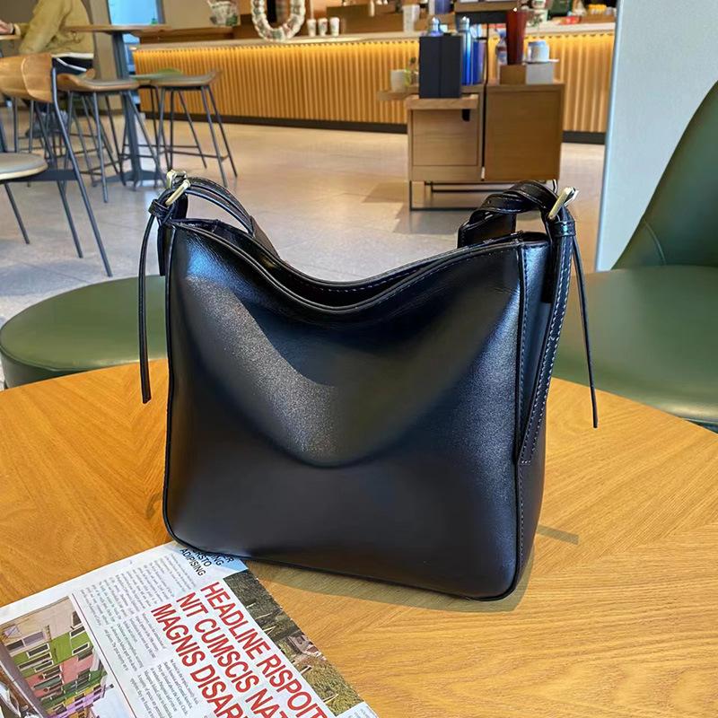 Women's New Bag Large Capacity Commuter Armpit Bag Shoulder Bag