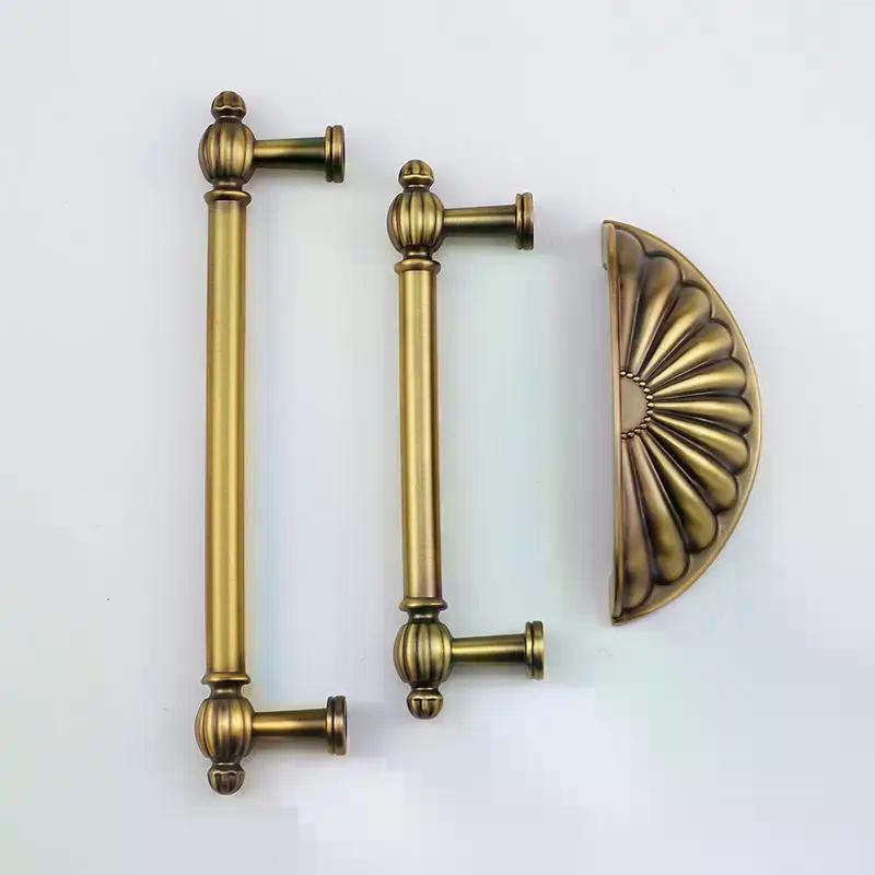 French-style Vintage Brass Handles For Wardrobe Doors Drawers Cabinets Shoe Cabinets And Furniture In Antique Bronze Color
