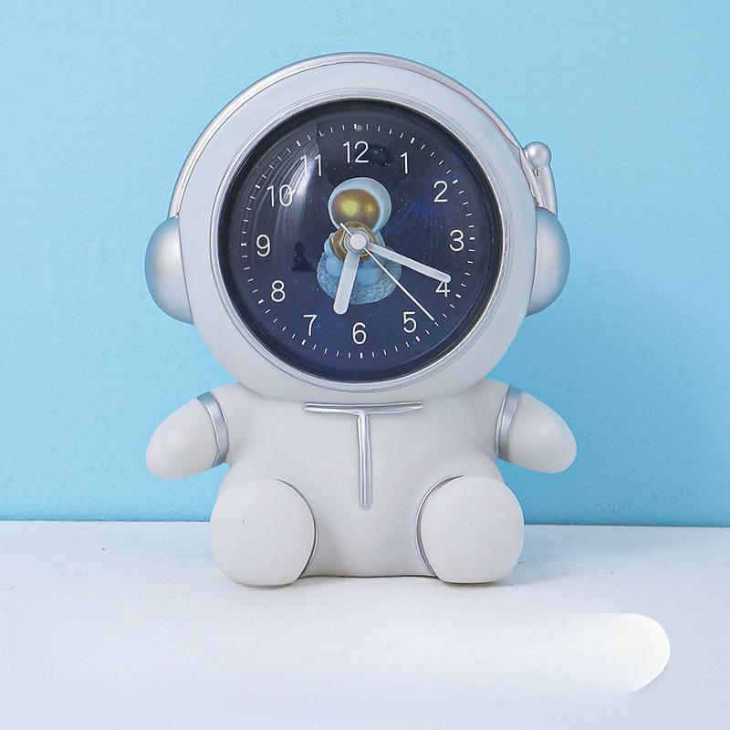 

Креативные часы-копилка в виде астронавта, можно вносить и снимать деньги, детские противоударные, подарок на выпускной или день рождения для астронавта .
