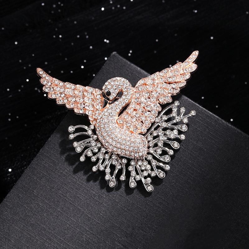Shinning Flying Swan Brooches For Women Girls Elegant Brooch Temperament Pins Versatile Corsage Gifts