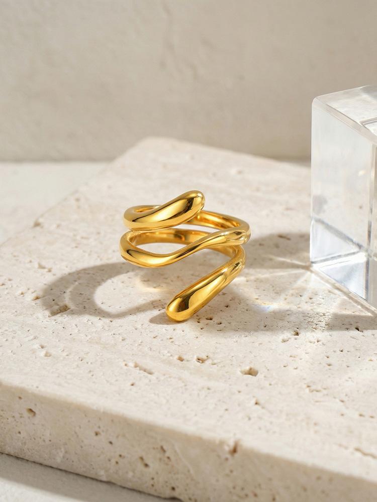 Minimalistischer geometrischer Ring aus Edelstahl für Damen, Goldener wasserdichter breiter Bandring, Schichtschmuck, Einfacher stilvoller Schmuck für den täglichen Gebrauch