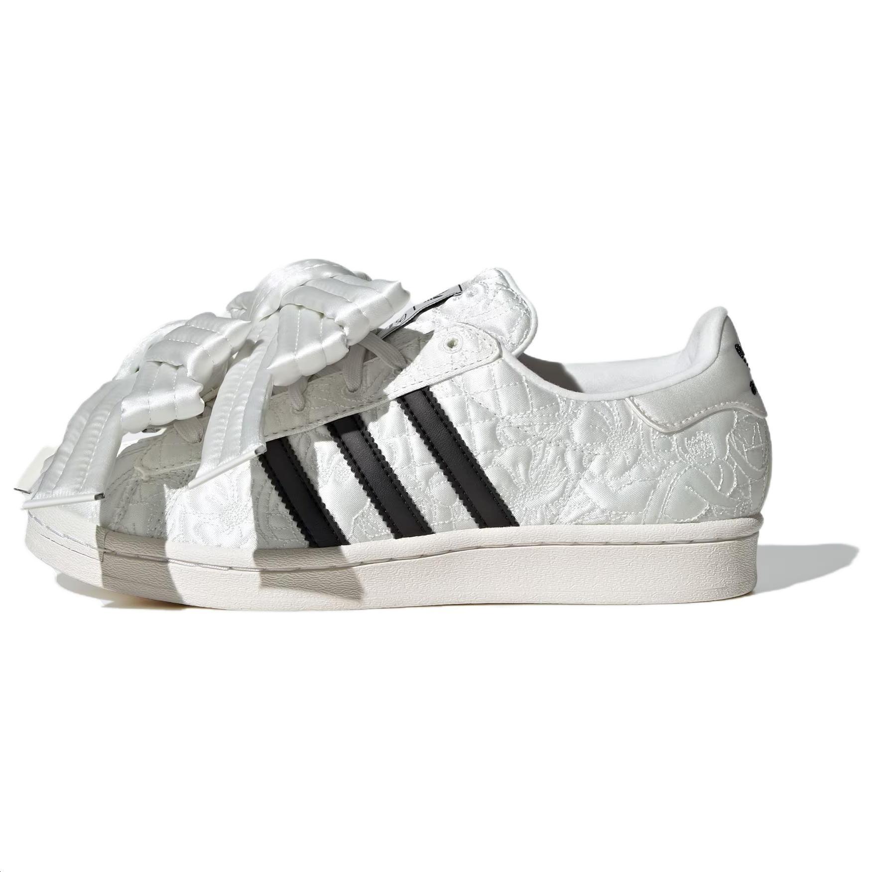 (WMNS) adidas Caroline Hu Superstar White Black Women s JR7977 EU 36⅔