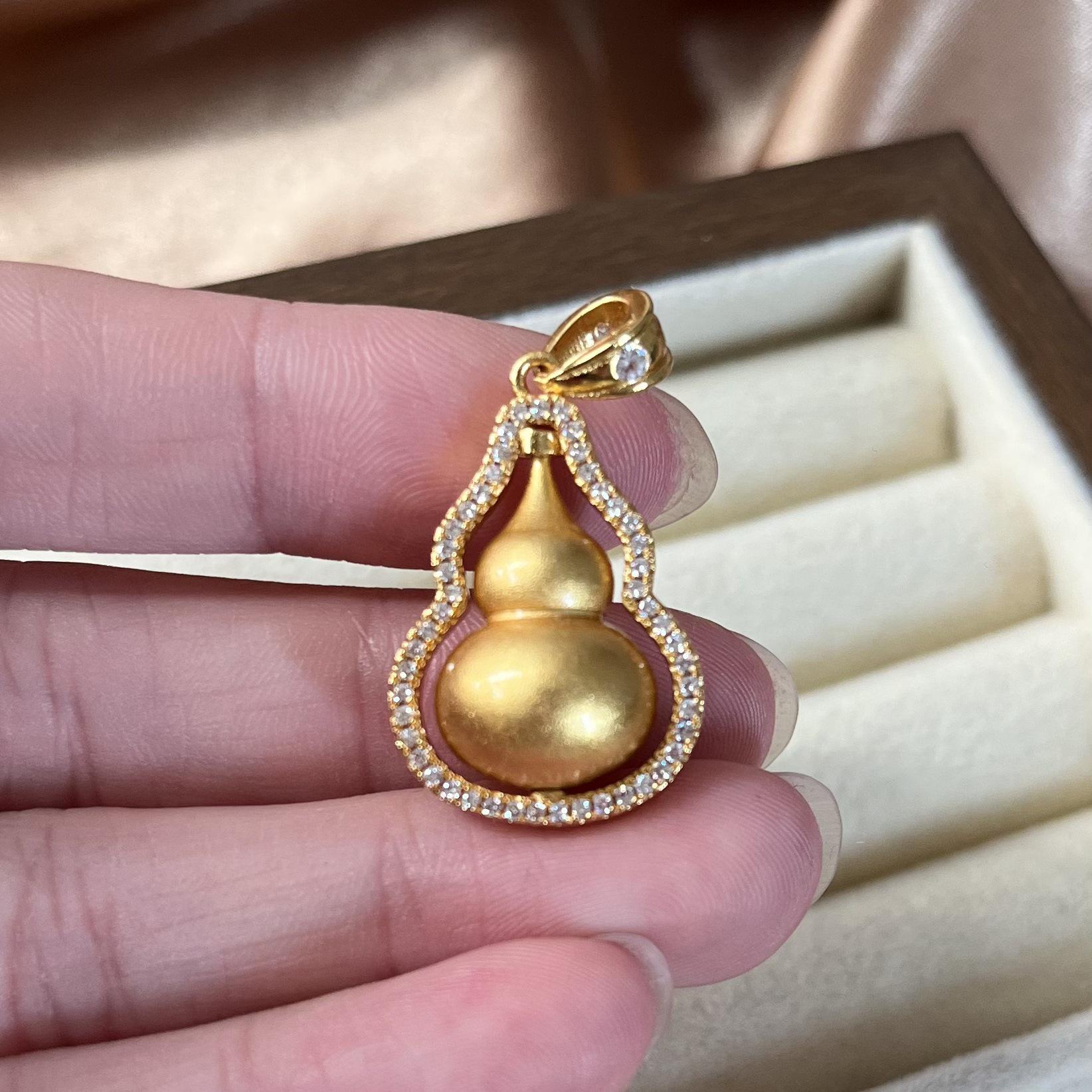 Вращающийся кулон-тыква в стиле Вэй Сю - Роскошный дизайн, инкрустированный бриллиантами, с медным золотым покрытием