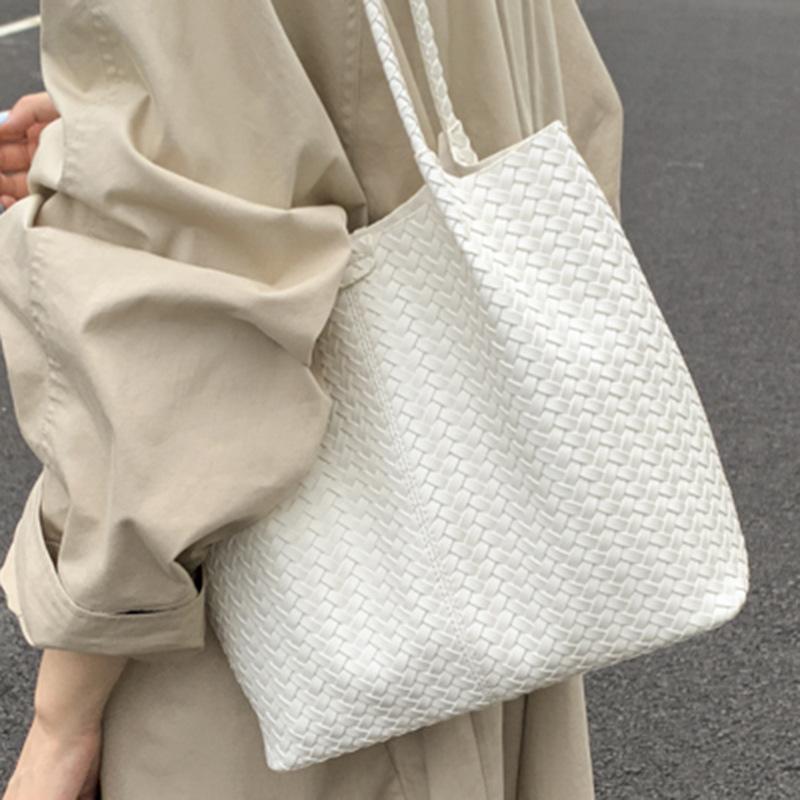 Fashionable Large Bag for Women Commuter Single-shoulder Bag Large-capacity Textured Tote Bag