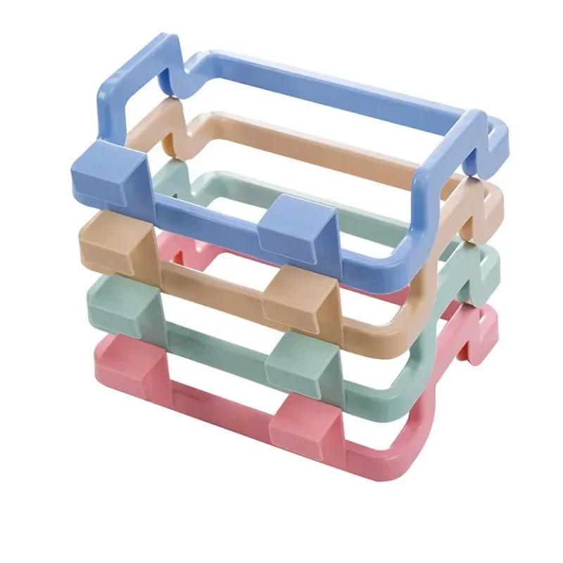 Mensola da cucina creativa, porta sacchetti della spazzatura appeso dietro la porta dell'armadio domestico, appendiabiti per stracci e utensili da cucina semplici