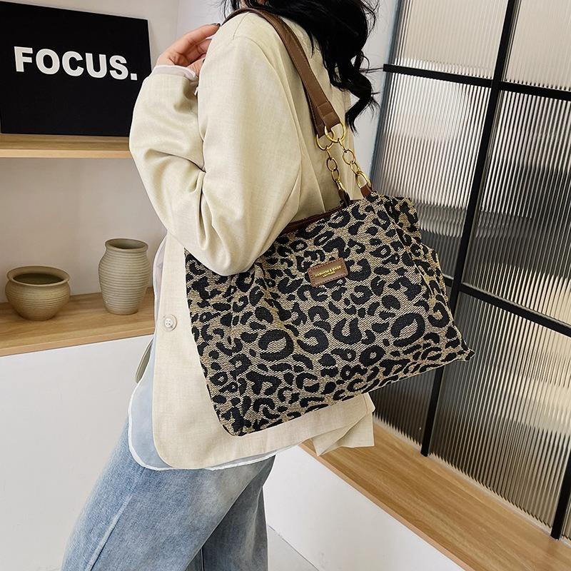 Women's bag retro casual leopard print shoulder armpit bag large capacity tote bag trendy women's backpack