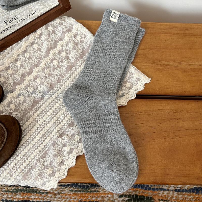 Woolen Socks for Women In Autumn and Winter Maillard Vertical Mid-calf Socks with Fabric Labels for Warmth Long Pile Socks