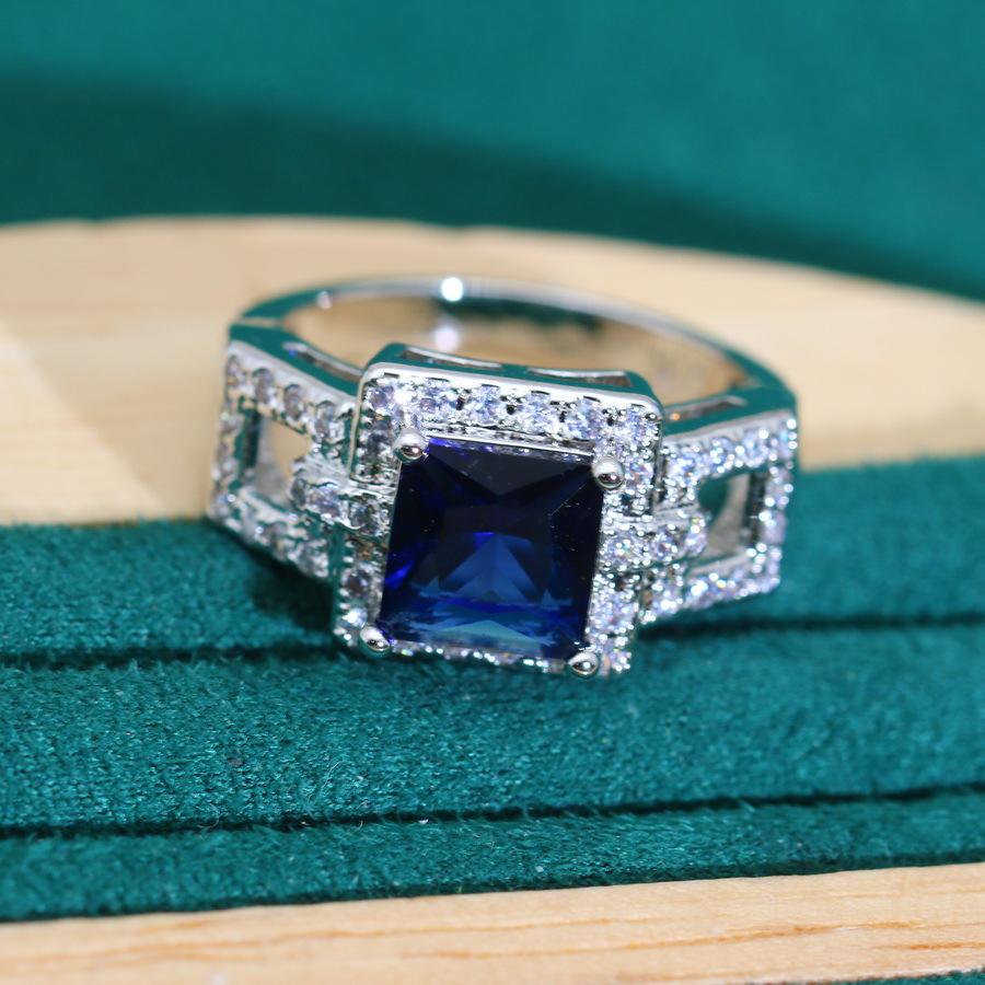 Smycken Europeiska och N Lätt Lyx Zirkon Inlagda Halsband Örhängen Ring Dam Smyckesset