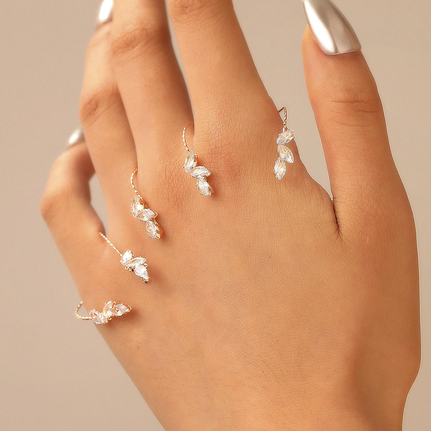 

Модный минималистичный универсальный браслет-цепочка с имитацией листа циркония для уличной фотографии 1 pcs