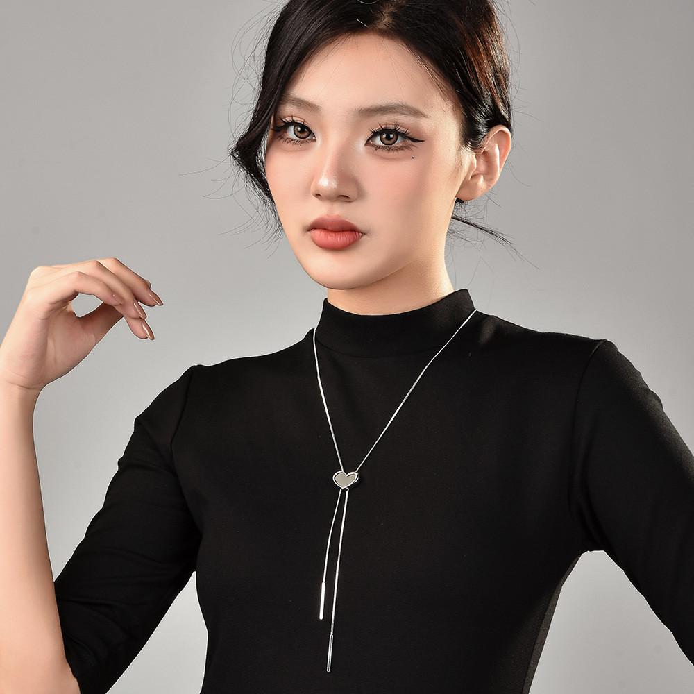 High-end Heart Pendant Necklace With Unique Snake Chain And Timeless Style