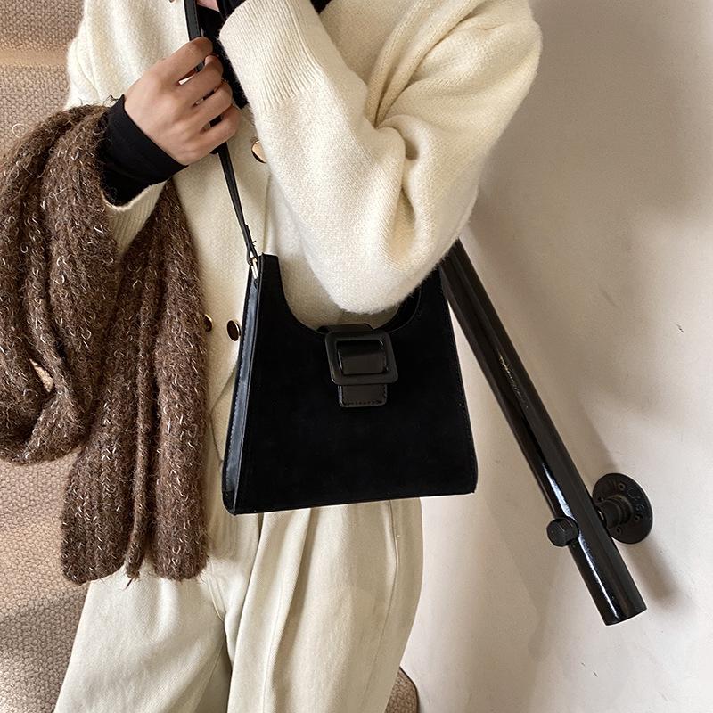 Small bag women 2025 new fashion versatile messenger bag texture small bag saddle bag