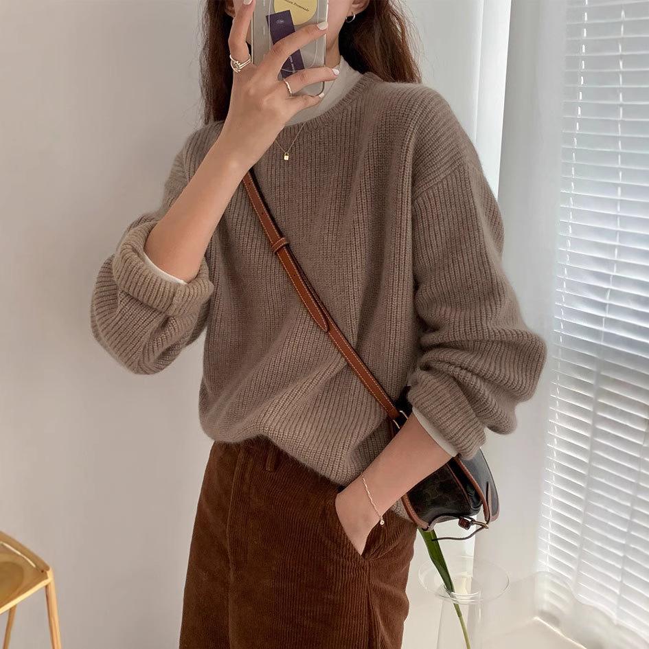 Women's Korean-Style Round Neck Sweater: Autumn/Winter Loose Pullover, Solid Color College-Style Knit Top