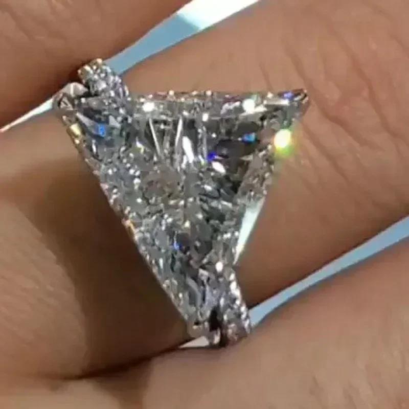 

Unique Triangle Cubic Zirconia Rings For Women Aaa Crystal Cz Wedding Engagement Lady S Fashion Versatile Jewelry 10