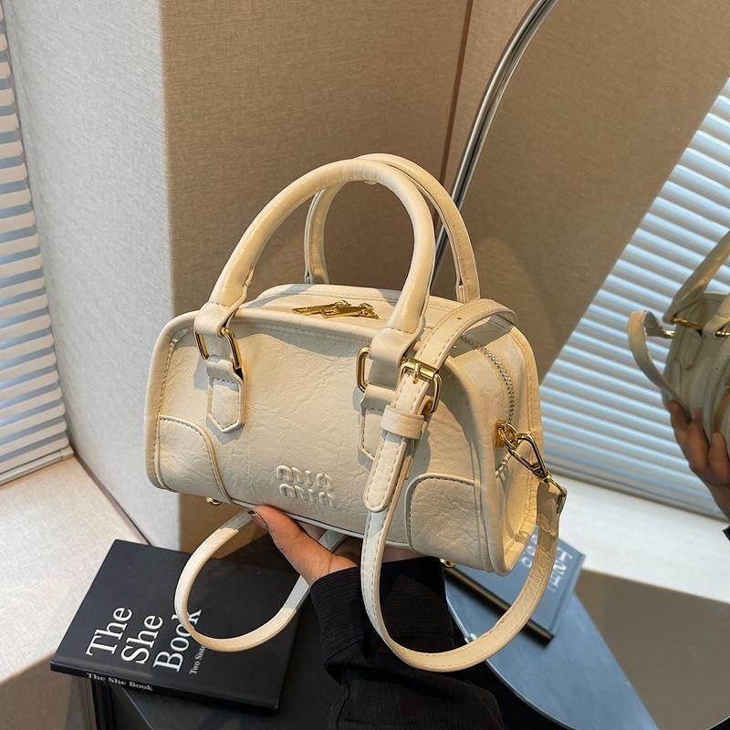 Retro simple small bag women's spring and summer new portable pillow bag premium versatile messenger bag