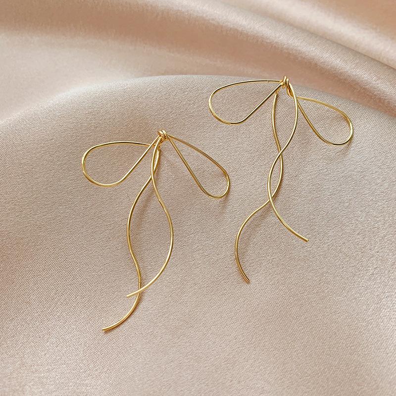 Vintage Metal Line Flower Stud Earrings For Women Girl Minimalist Gold Color Hollow Big Flower Personality Earrings Jewelry Gift