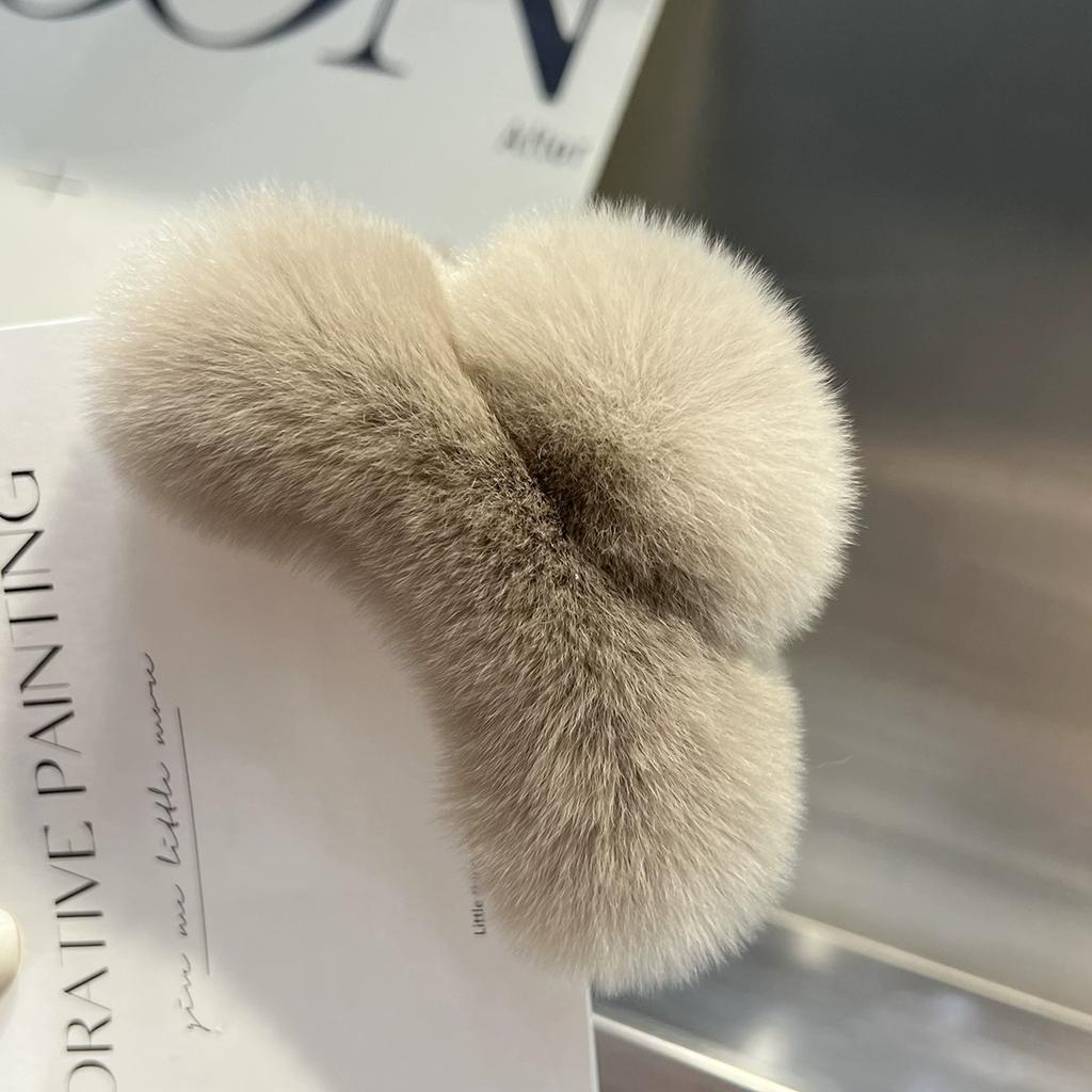 Real Rex Rabbit Hair Small Grab Clip Female Autumn and Winter Hairy Back Head Disc Claw Internet Celebrity Shark Clip Headgear Hairpin
