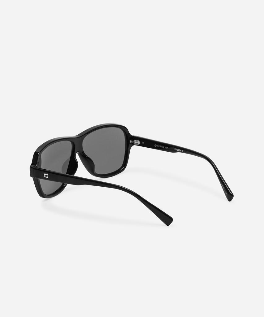 Neotelia Rek · Black