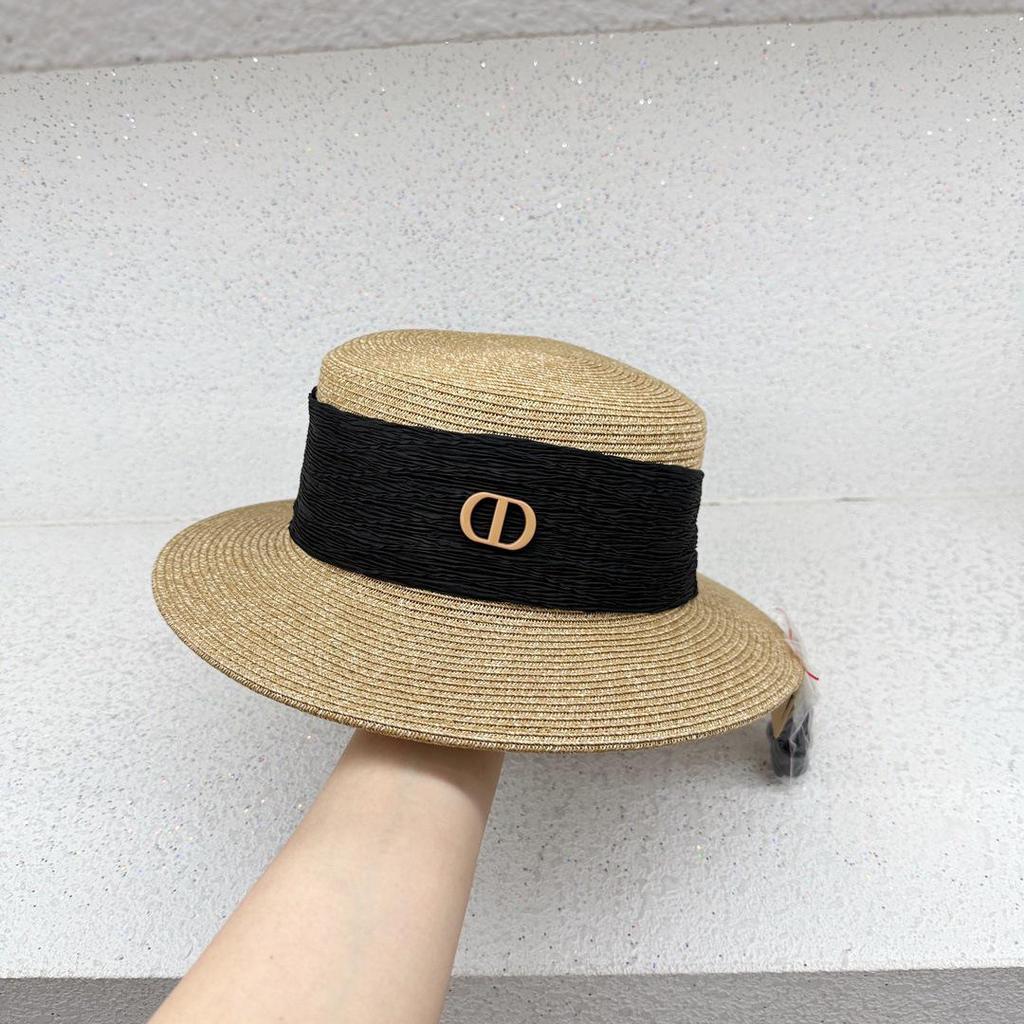 Pleated Ribbon Flat Brim Straw Hat - Women's Hepburn Style, French Casual Fashion, Sun Protection, Holiday Style.