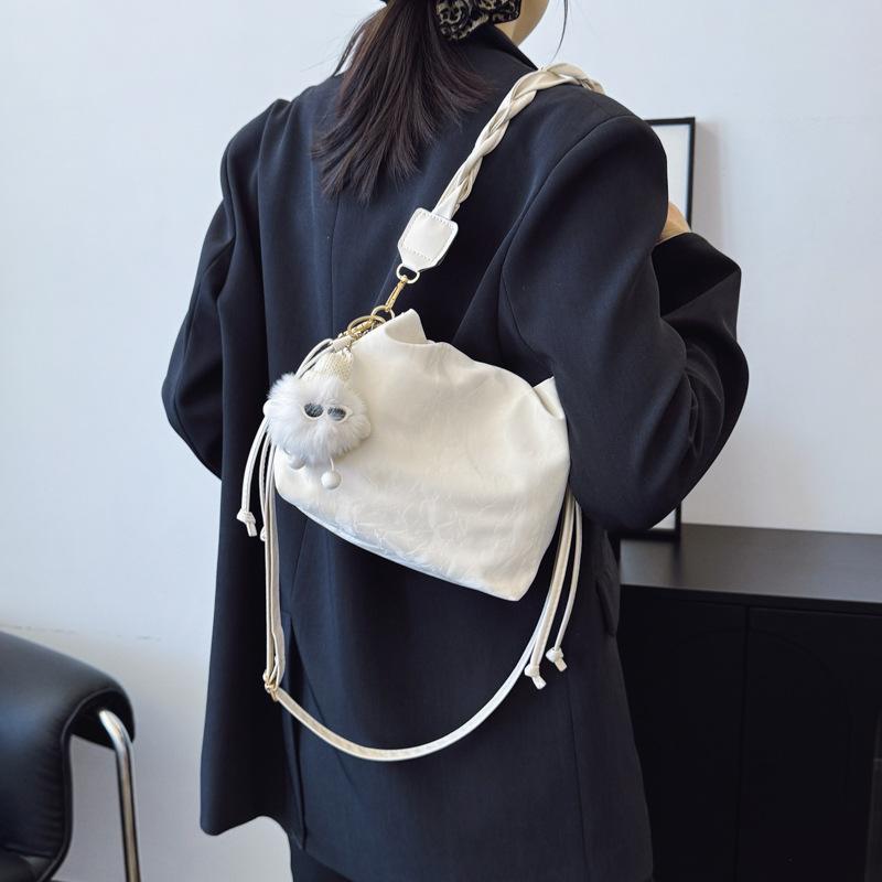 Premium Foreign Style Niche Pink Bag Women 2025 New Versatile Messenger Bag Fashion Handbag Bucket Bag