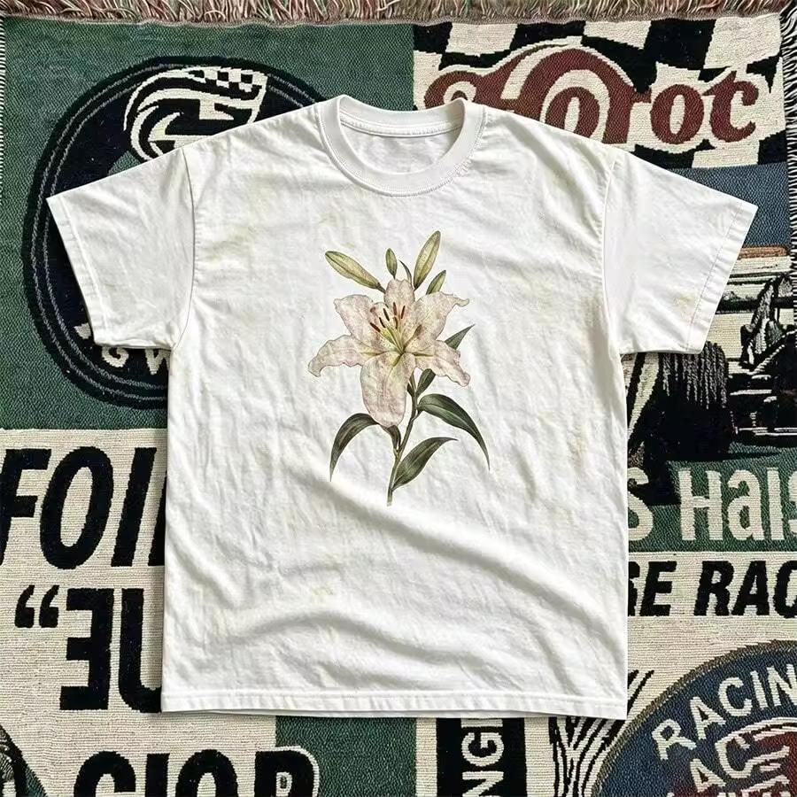 Unisex Retro Boho Casual Tops 1Pc Crew Neck Short Sleeve Vintage Distressed White Lily Faded Botanical Flower Art Graphic Print Tees