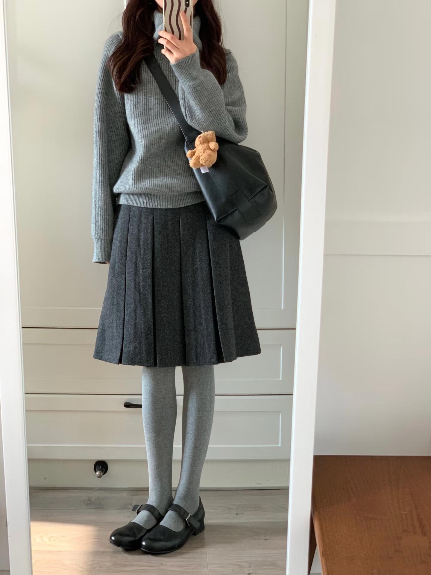 

High-Waisted Dark Gray Plaid Pleated Midi Skirt for Women - 2025 Autumn/Winter Collection Medium темно-серого