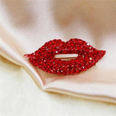 Broches à lèvres rouges sexy pour femmes et filles, broches créatives et brillantes en diamant de luxe, accessoires de mariage, cadeaux