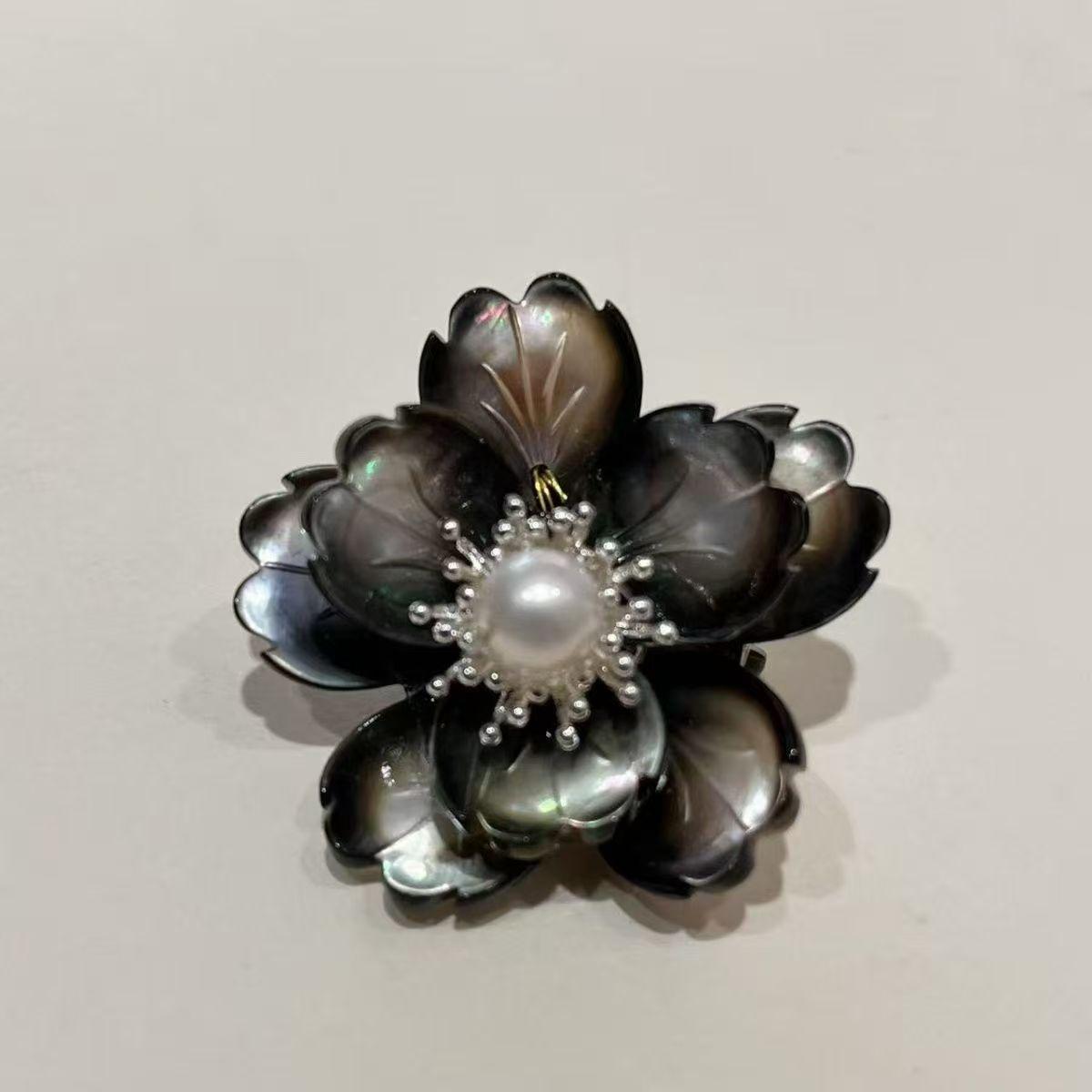 hand made Natural Shell Pearl Blossom flower Brooch  Elegant and Exquisite Accessory fashion corsage jewelry for female dress чёрный