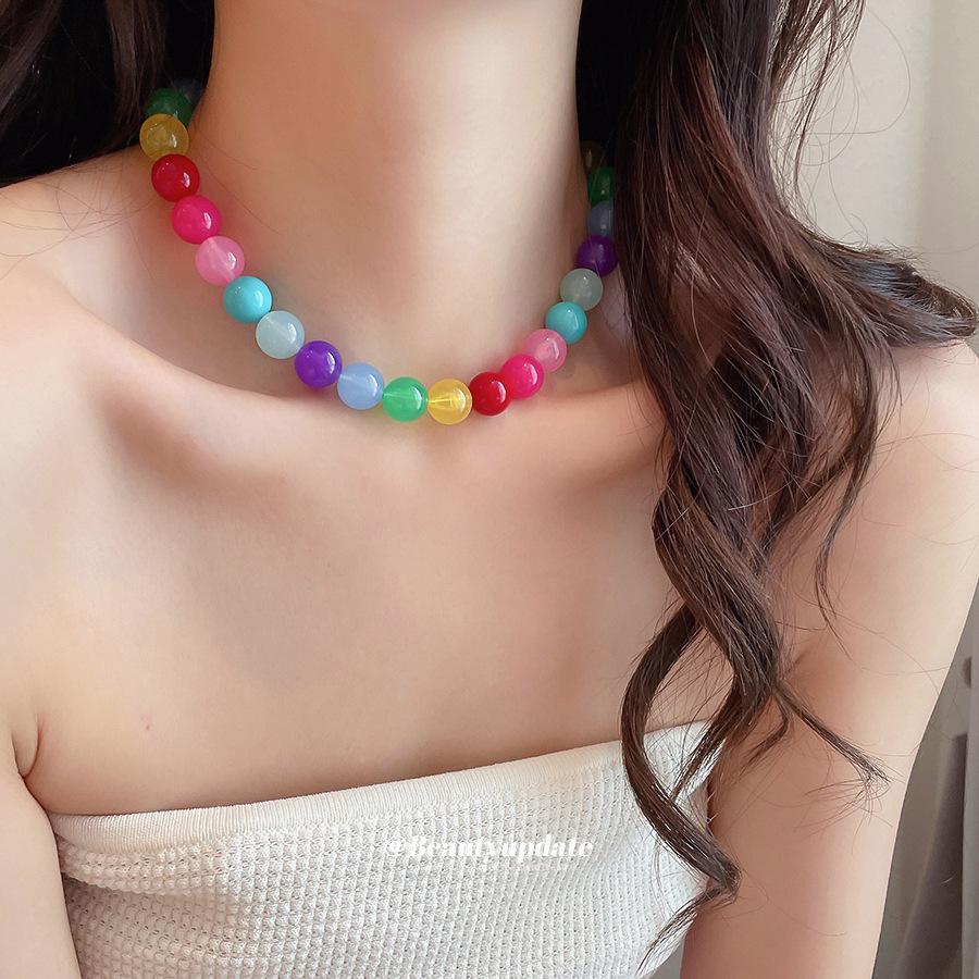 Acrylic Marbled Dopamine Color Block Beaded Necklace: Stylish Clavicle Chain Neck Accessory.