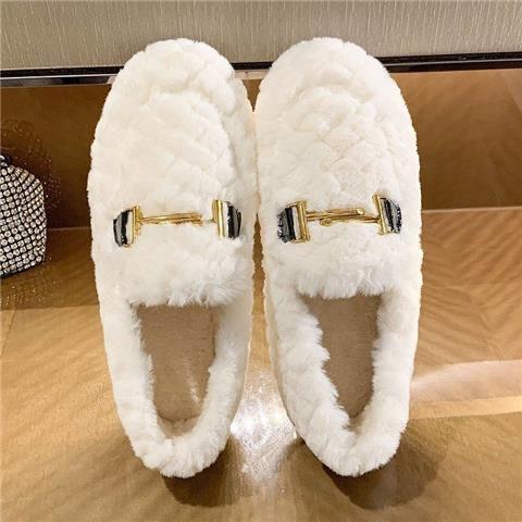 A piece of piled and thickened beanie shoes, women's lazy home shoes with one foot, warm flat-bottomed fluffy cotton shoes