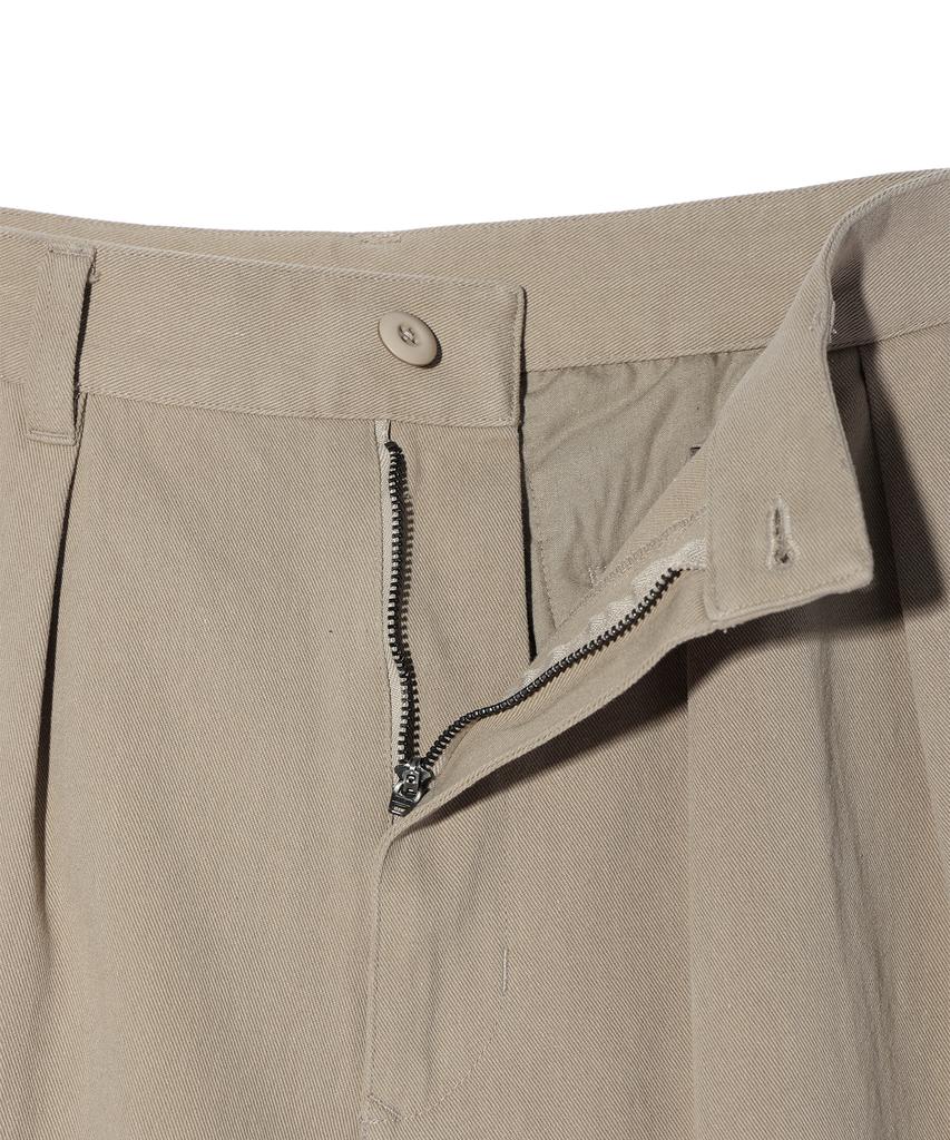 SOUNDSLIFE Two Tuck Pocket Chino Shorts Beige