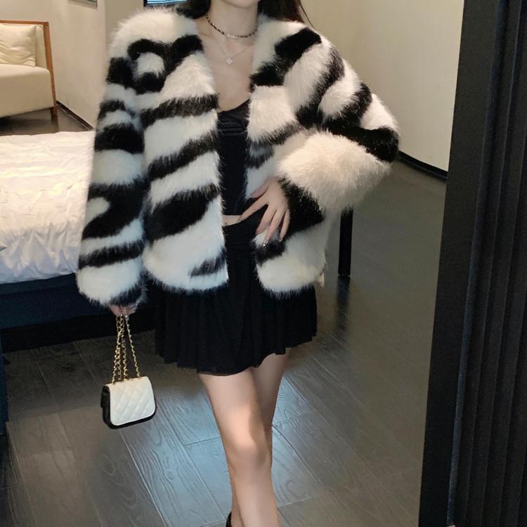 Manteau en fausse fourrure de renard rayé zèbre pour femme, automne hiver, veste en fourrure à col rabattu, vêtements d'extérieur