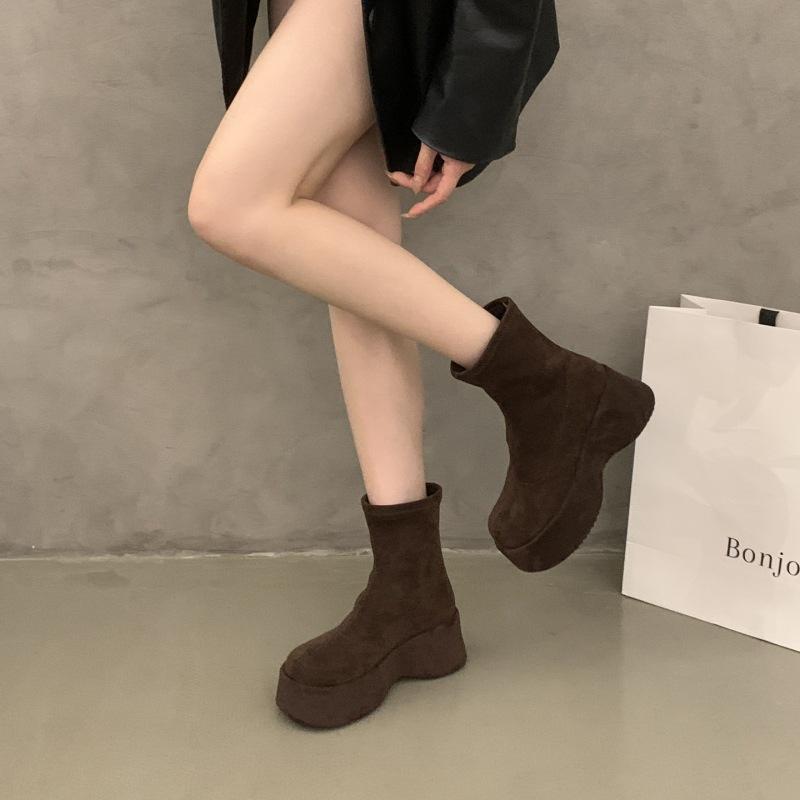 Skinny small short boots women's 2025 new autumn and winter Korean version thick-soled small Martin boots niche design fashion boots