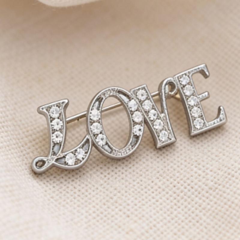

Fashion Rhinestone Letter Pins Brooches For Women Clothing Coat Jewelry Accessries Gifts срібний