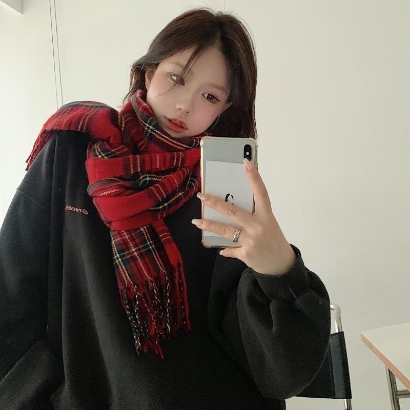 Retro green plaid scarf women's autumn and winter versatile personality advanced sense warm shawl scarf Korean new